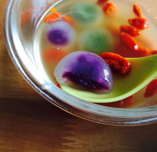 以汤圆为主食材的甜品---花好月圆