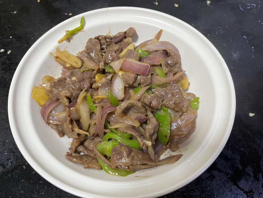 老少皆宜的一道“青椒洋葱爆炒牛肉”