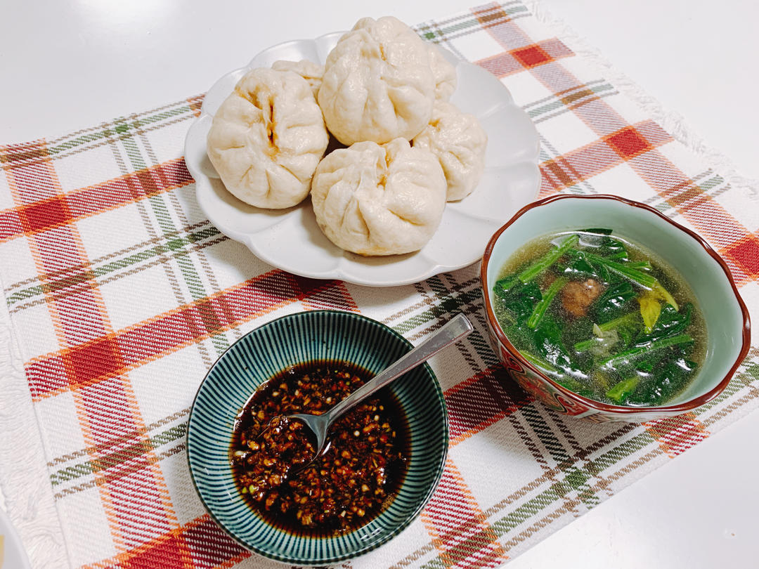 鲜美多汁的洋葱牛肉包子