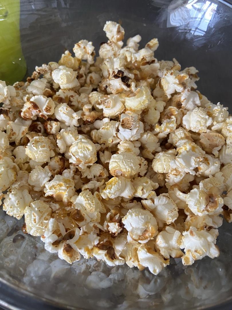 一招搞定小朋友的黄油焦糖爆米花，简单又好吃