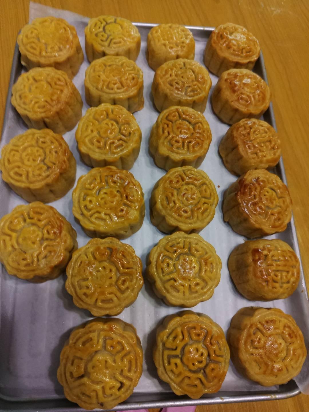 广式月饼——蛋黄莲蓉月饼