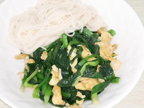 韭菜炒鸡蛋——三分钟快手下饭菜 掌握火候的秘诀