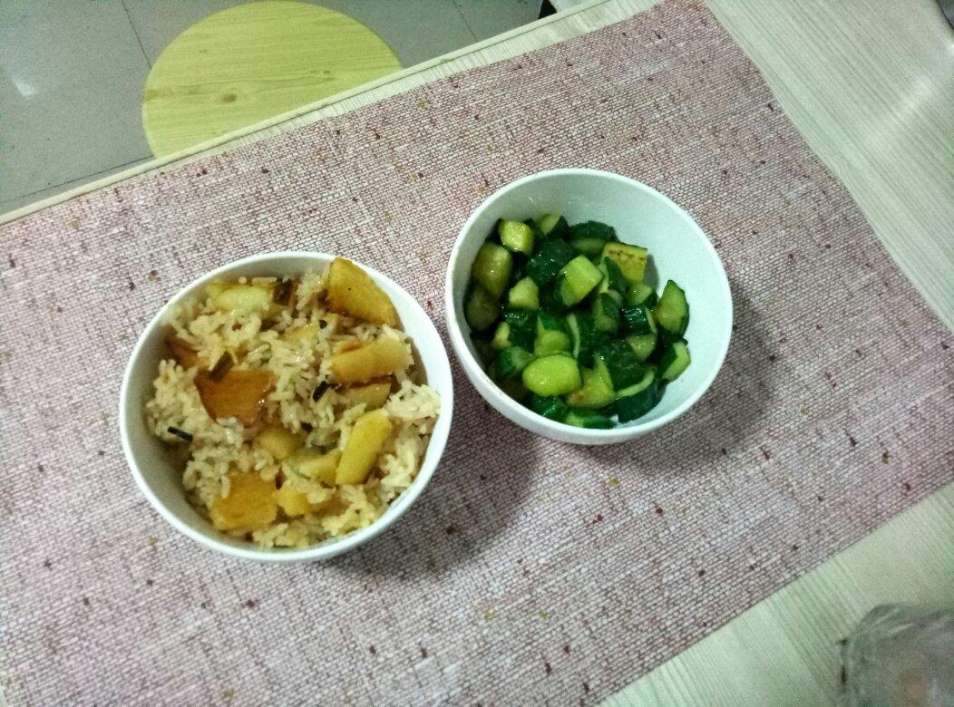 土豆焖饭（电饭锅版）