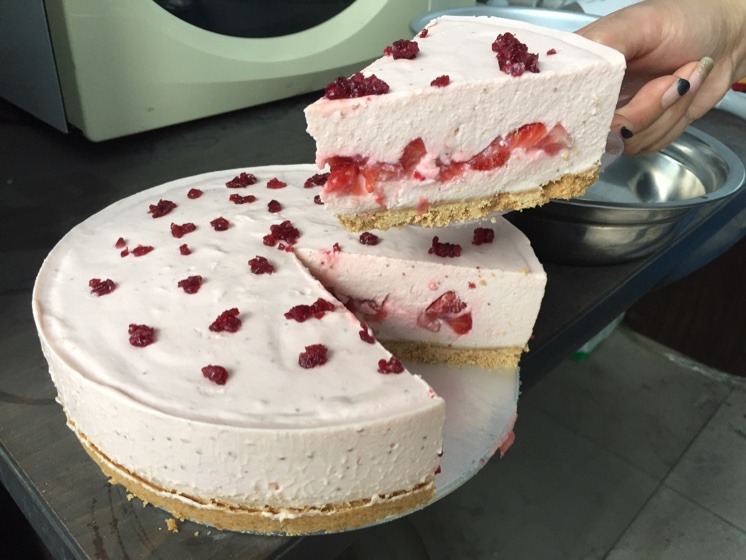 《Tinrry下午茶》教你做草莓芝士慕斯（6寸配方）