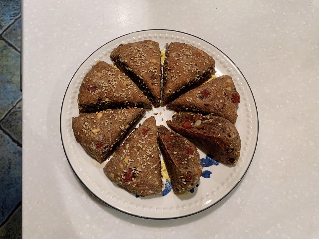 全麦香蒜广味腊肠司康