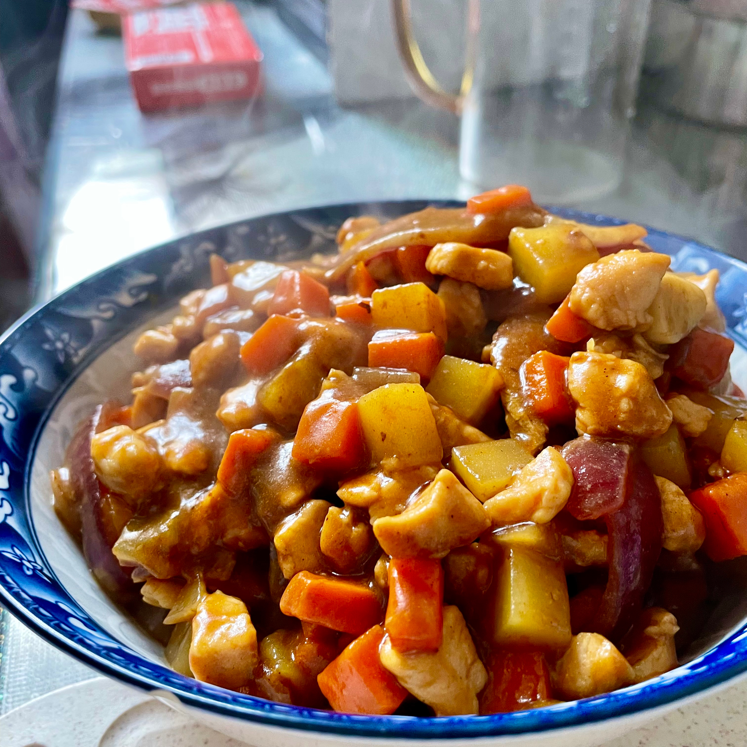 咖喱土豆胡萝卜鸡肉盖浇饭