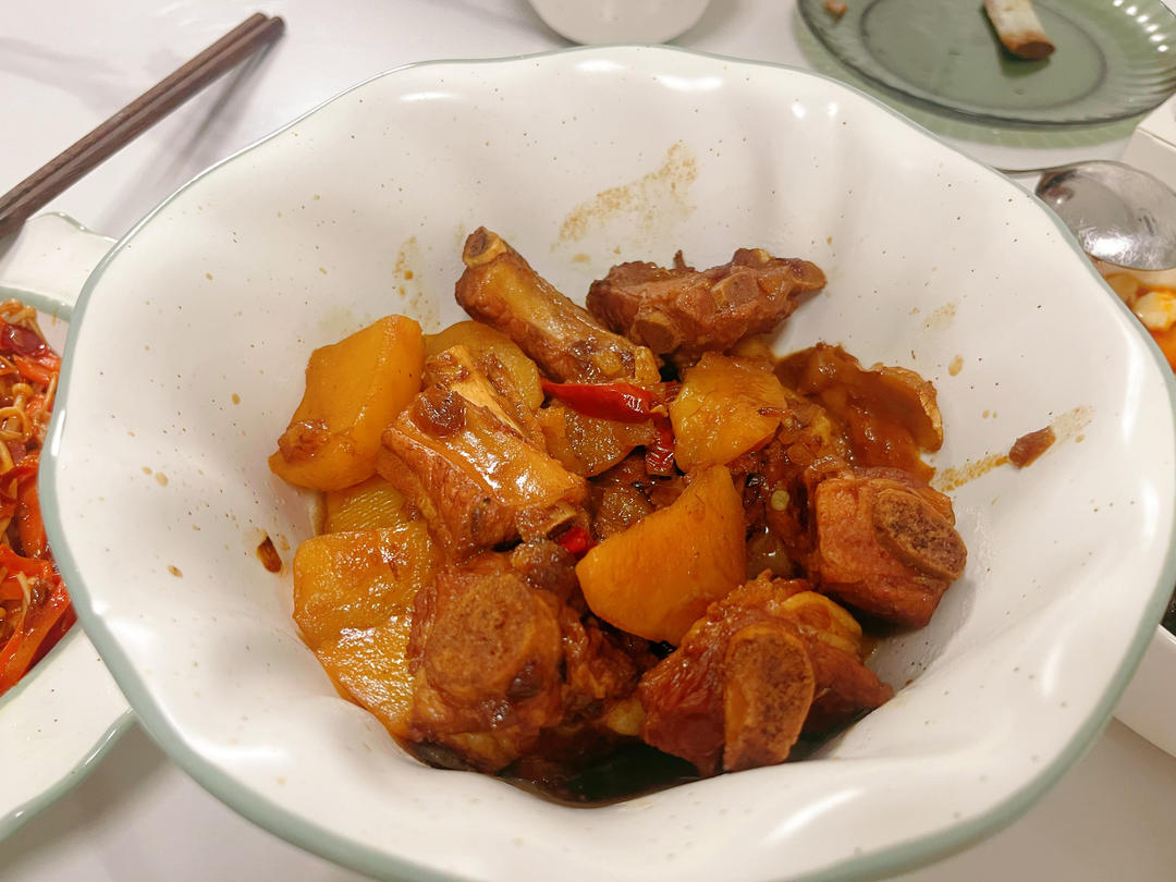 东北排骨炖土豆的做法