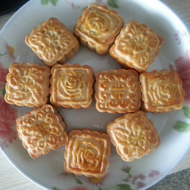 广式月饼——蛋黄莲蓉月饼