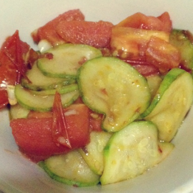 西红柿炒西葫芦