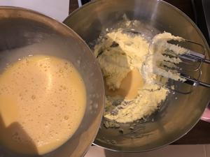 《蛋糕圣经》经典牛油磅蛋糕Golden Butter Cake的做法 步骤6