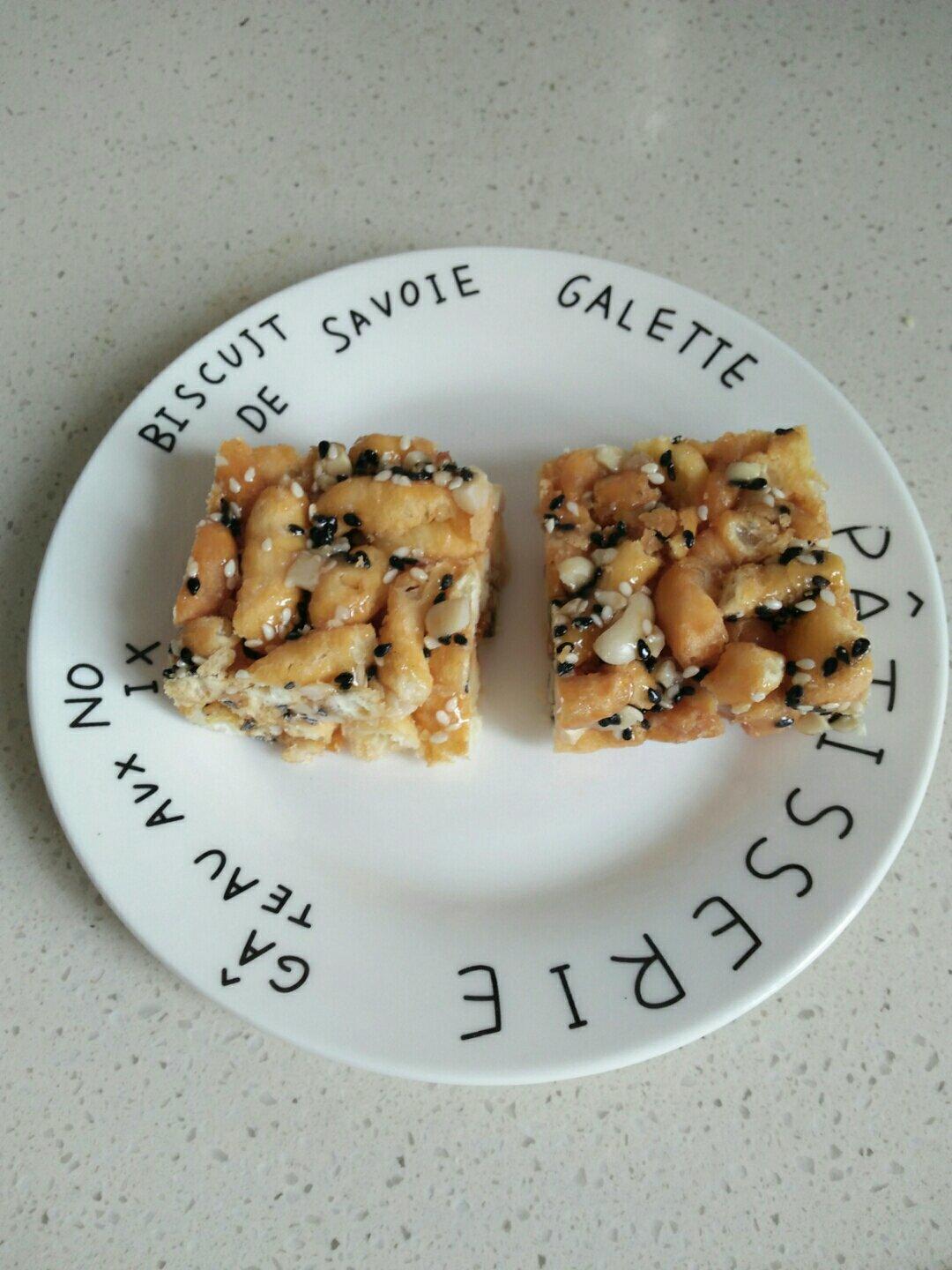 （视频食谱）自制沙琪玛／萨其马