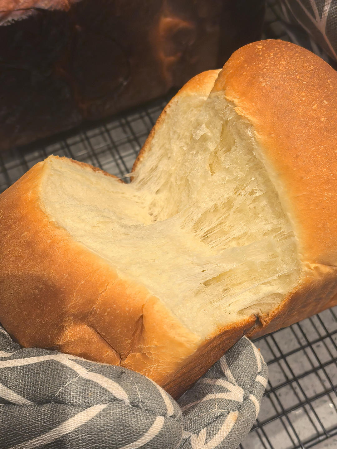 一发牛奶手撕吐司丨超柔软零失败配方分享