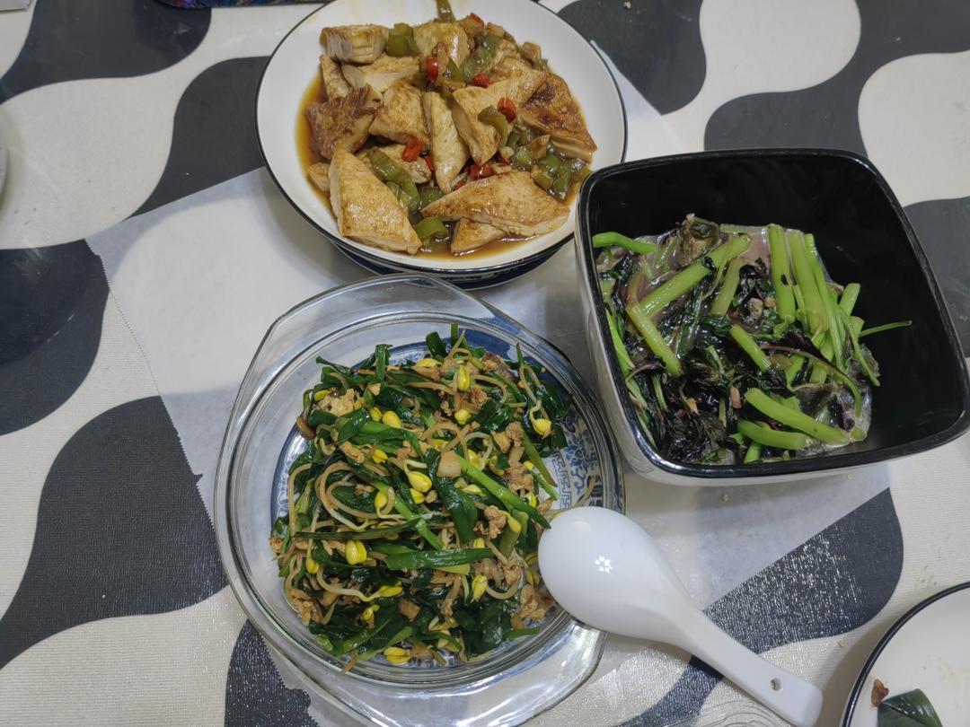 独特风味汉菜皮蛋汤