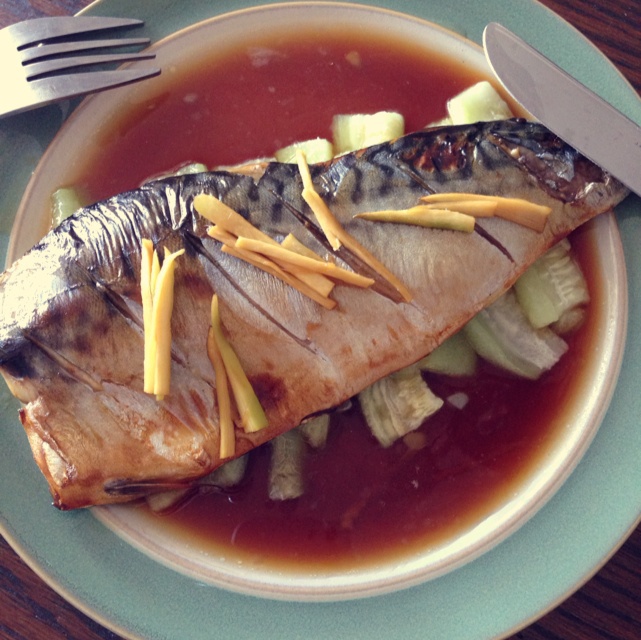 【雷蒙德的】烤鲭鱼淋酱油柠檬汁