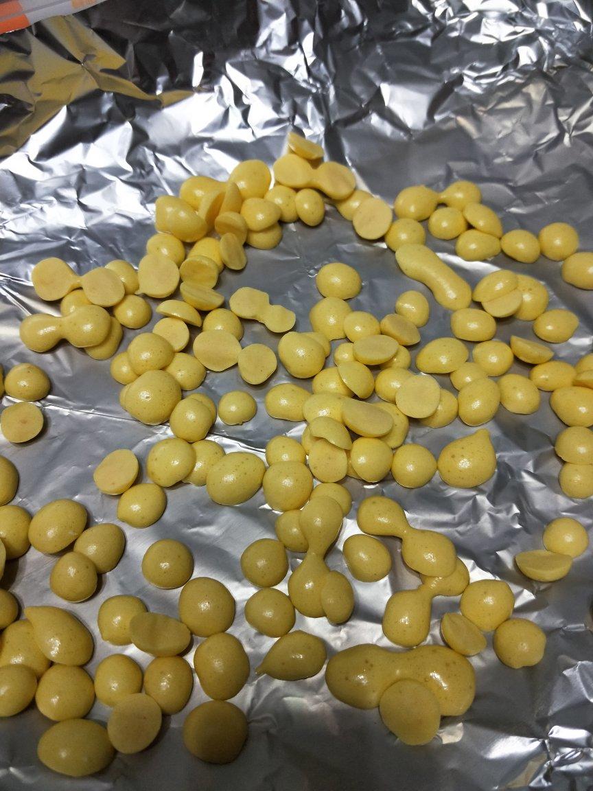 入口即化的无添加蛋黄溶豆