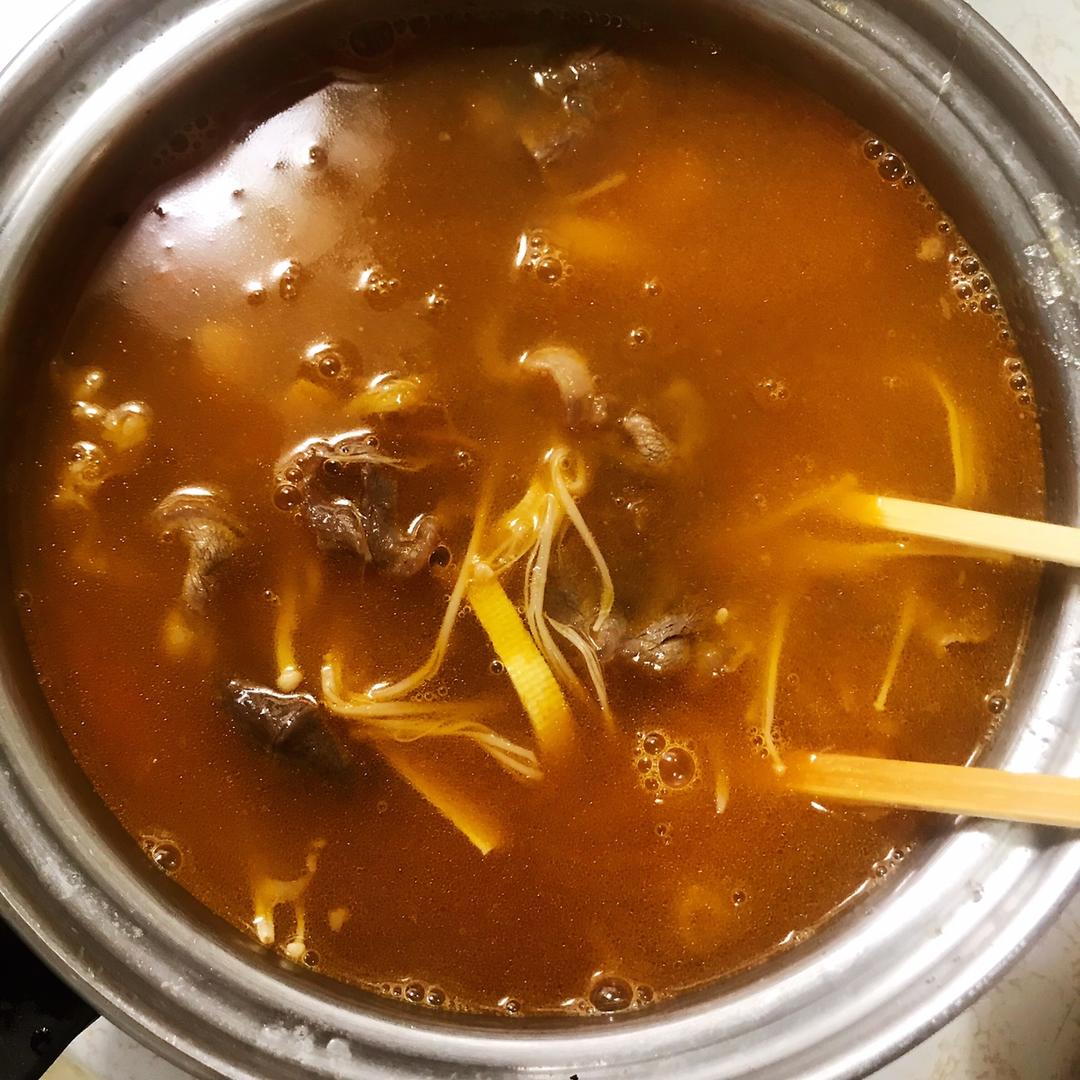 私家酸汤肥牛金针菇