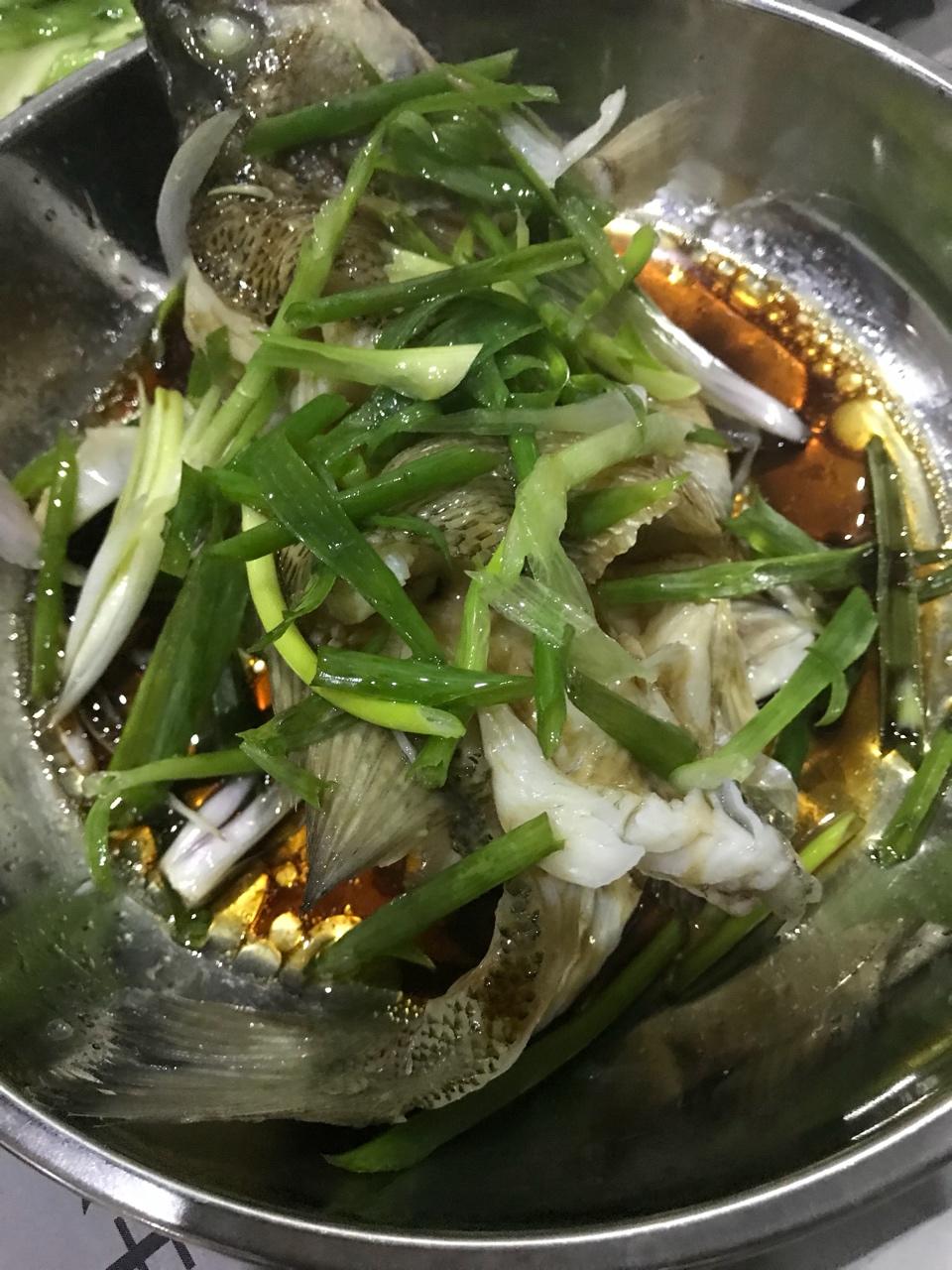蒸鲈鱼