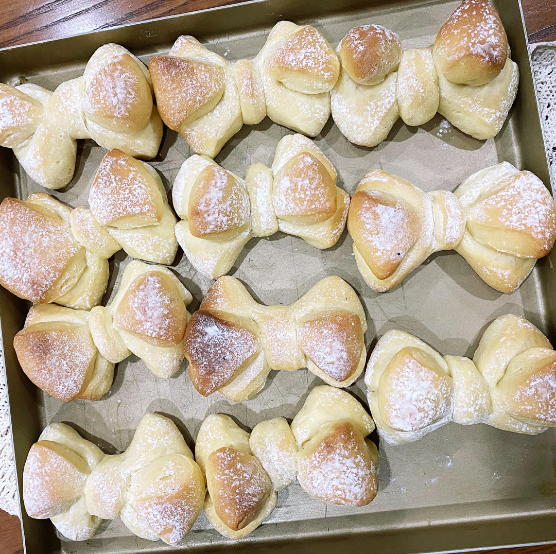 甜蜜少女心-蝴蝶结面包