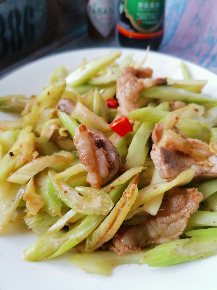 夏日清爽小菜让西芹更好吃的秘诀的做法