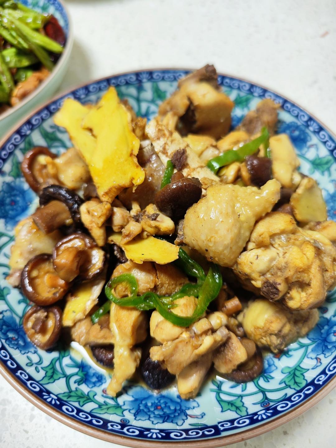 超快手！香菇炒鸡