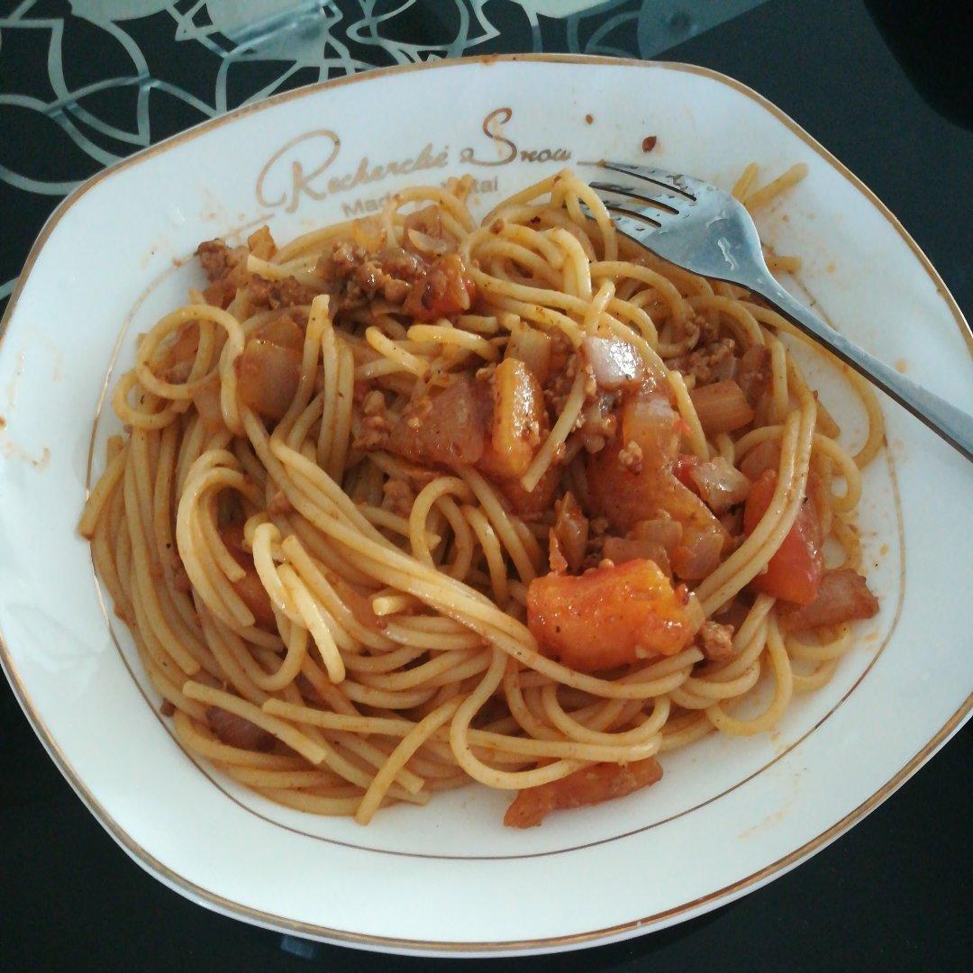 番茄肉酱意大利面