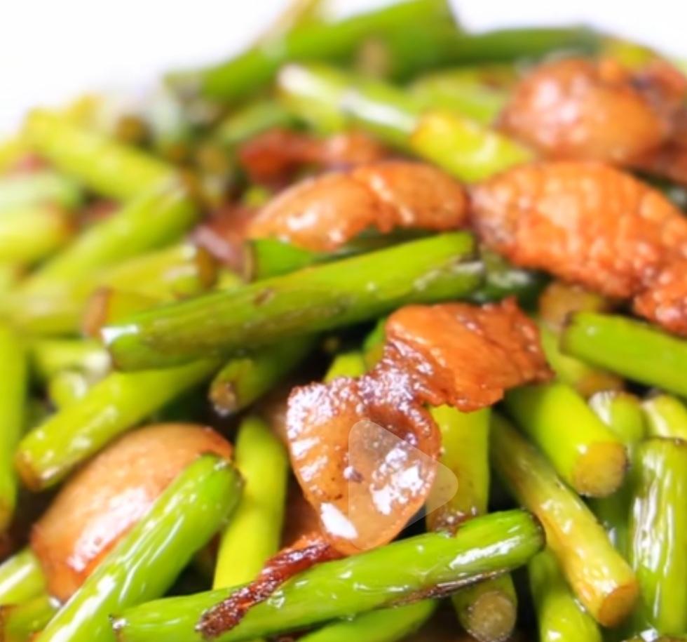 家常菜 蒜苔炒肉           用料            五花肉
