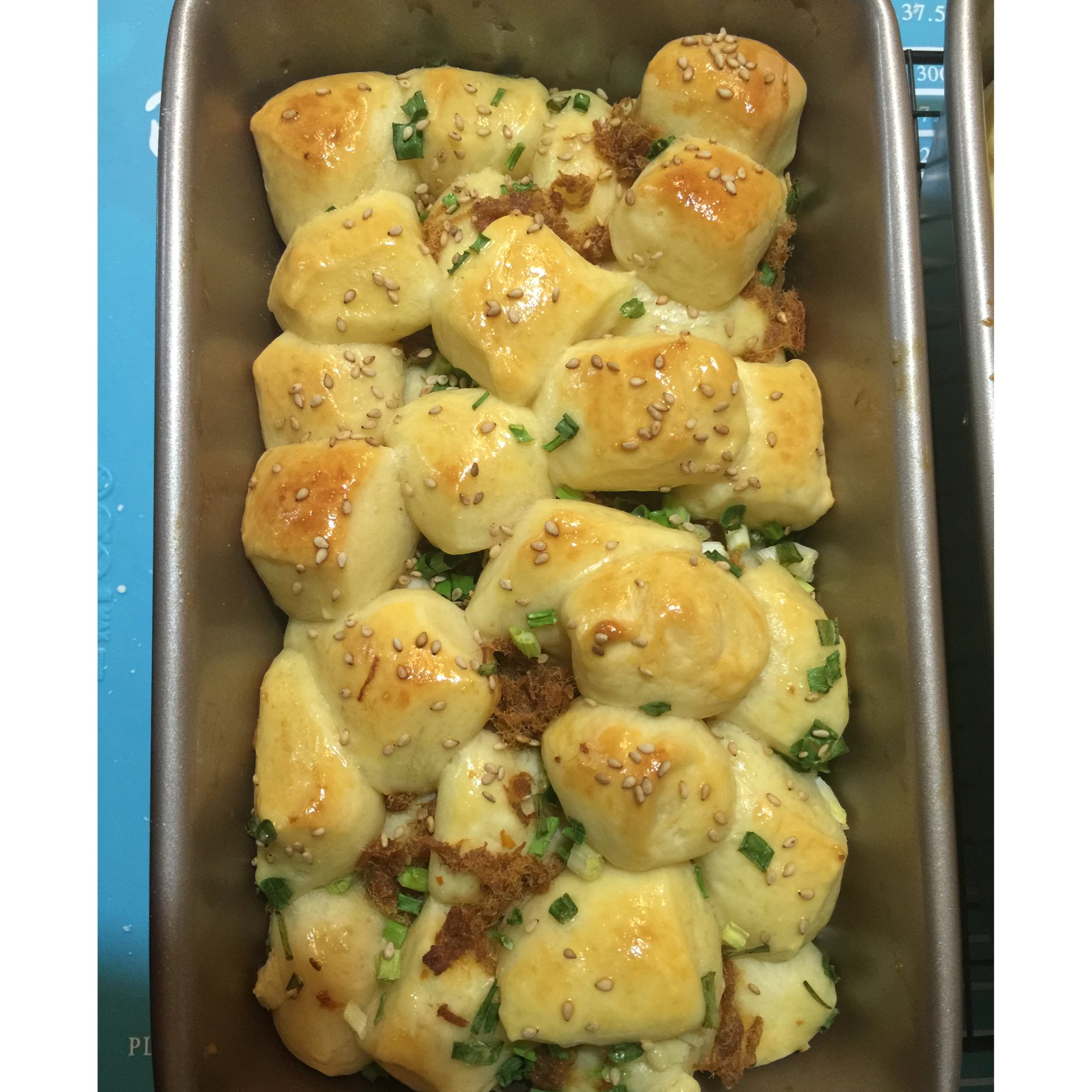 香葱肉松手撕面包