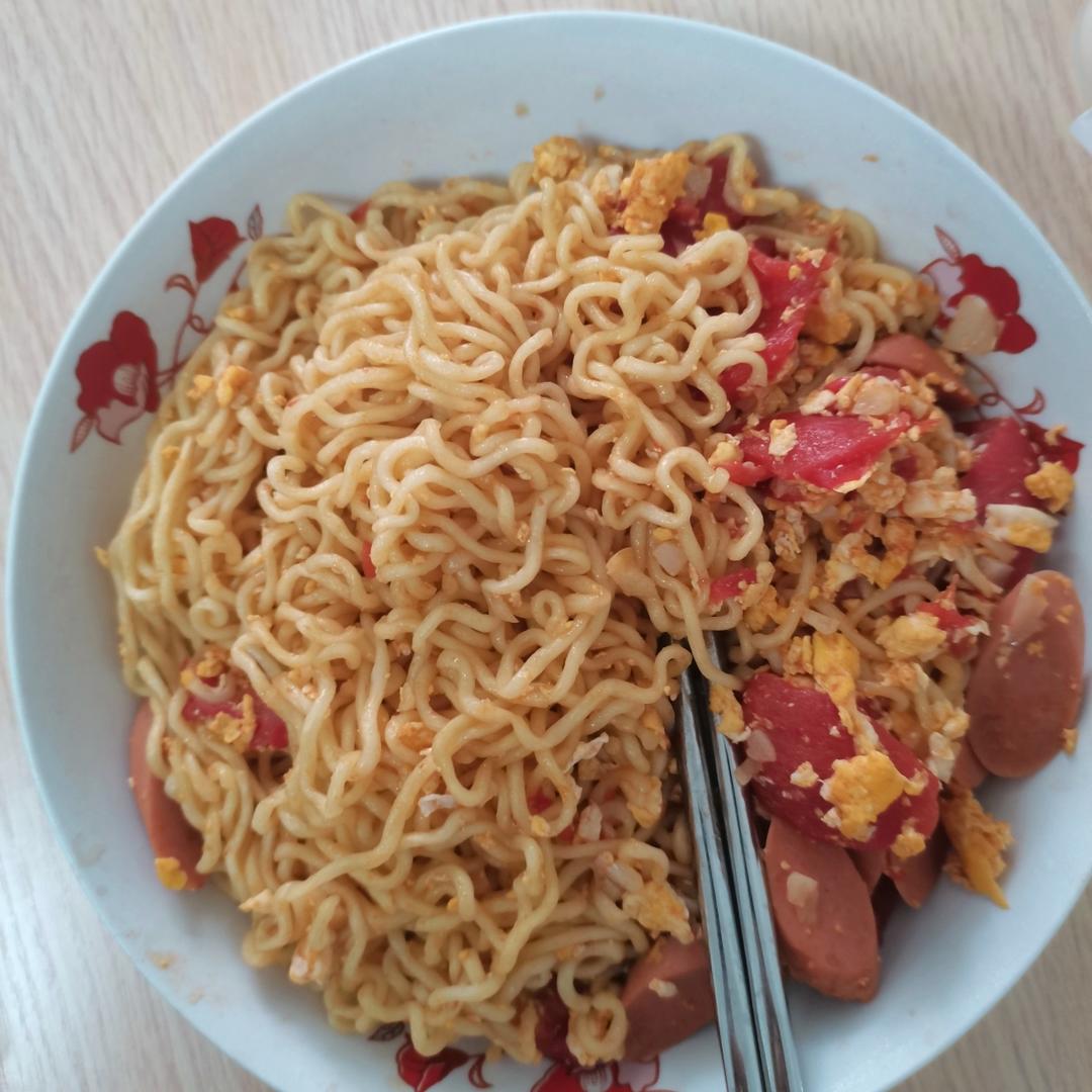 秒杀路边摊✨好吃到没朋友‼️懒人炒方便面🍜