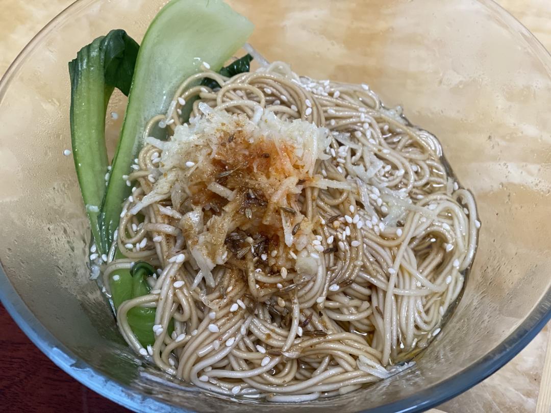十分钟就能吃上的超简单油泼面