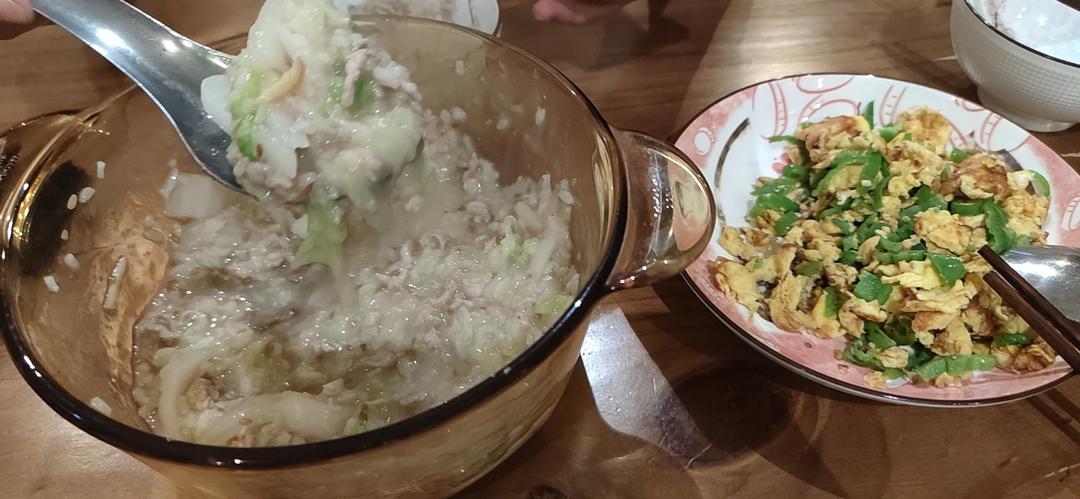 暖暖的青菜瘦肉粥