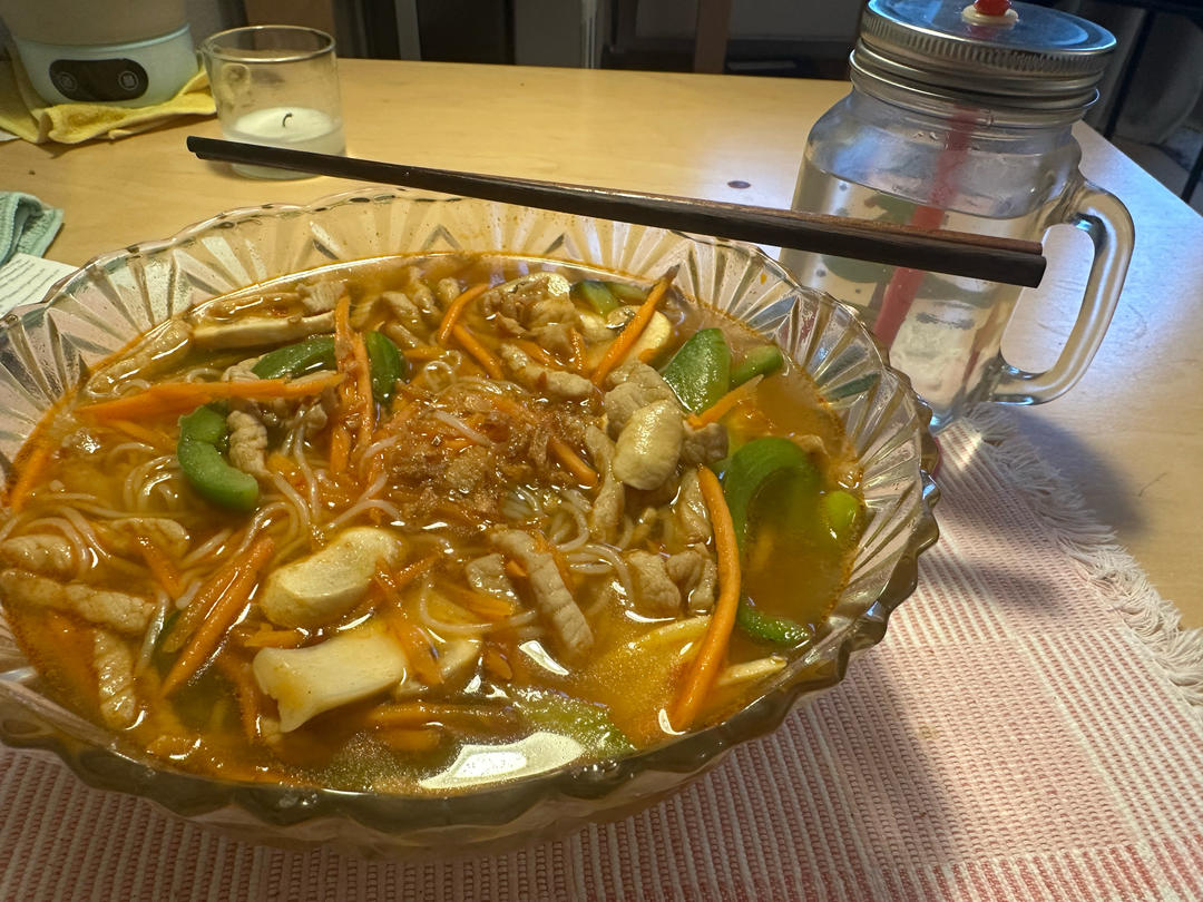 夏天来了，没胃口就来份香辣开胃榨菜肉丝粉