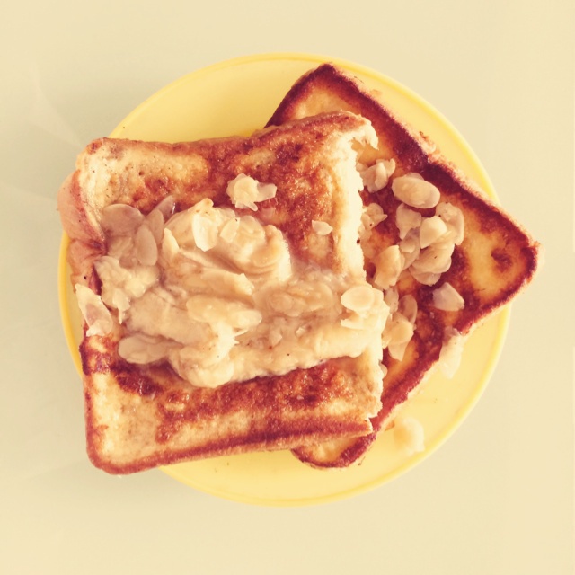 法式吐司配焦糖香蕉