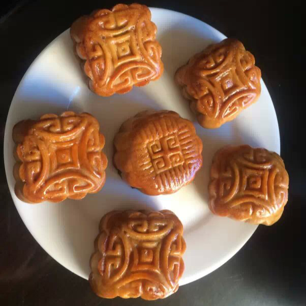 广式月饼——蛋黄莲蓉月饼