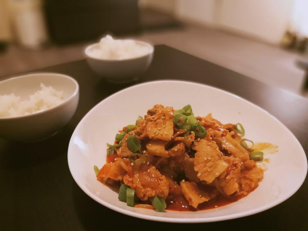 辣白菜炒五花肉