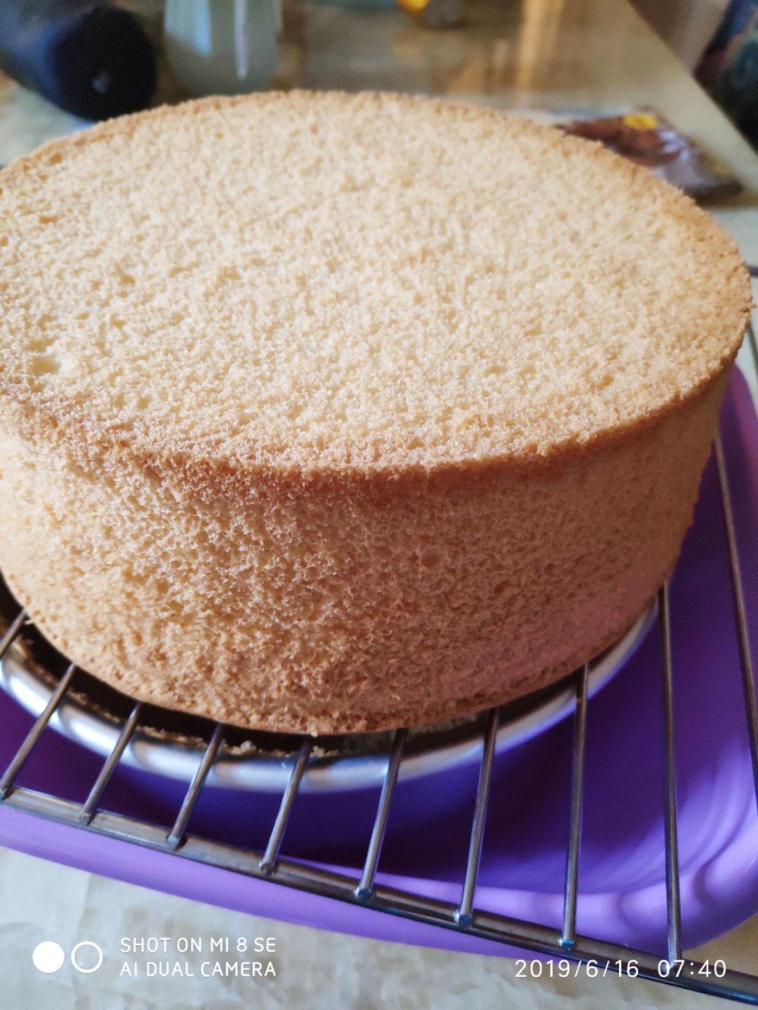 简单好做的8寸戚风蛋糕