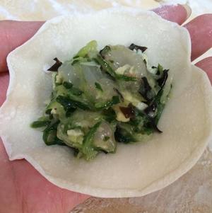 黄瓜虾仁水饺的做法 步骤3