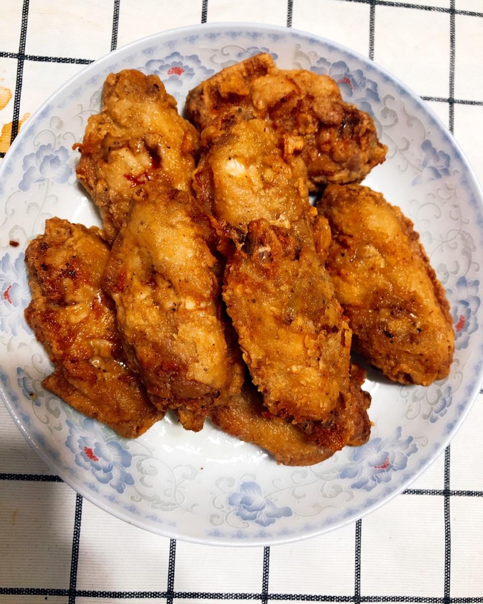 炸鸡翅（简易低配版无需炸鸡粉，无需面包糠，家常调料制作，家人吃不停😋，2.29日再次更新）