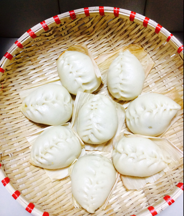 烟台酱香肉、萝卜丝、粉条发面麦穗大包子