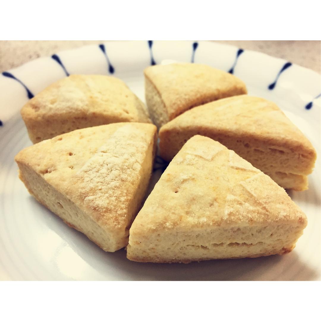 藤田千秋的【切达奶酪咸司康】