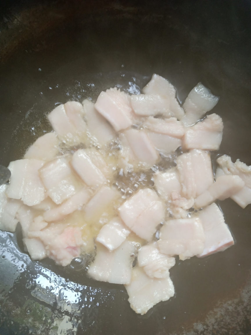 家常菜😘大蒜炒肉的做法 步骤3
