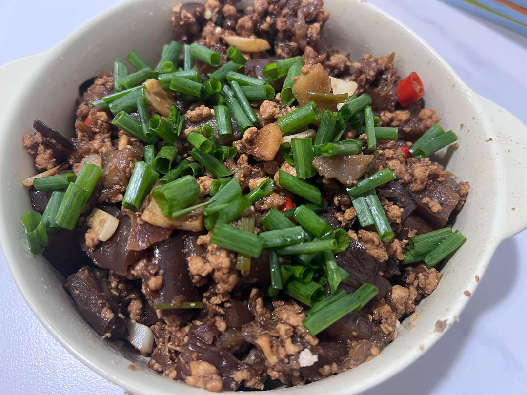 肉沫茄子（非油炸健康版）文末另附万能鱼香汁配方。