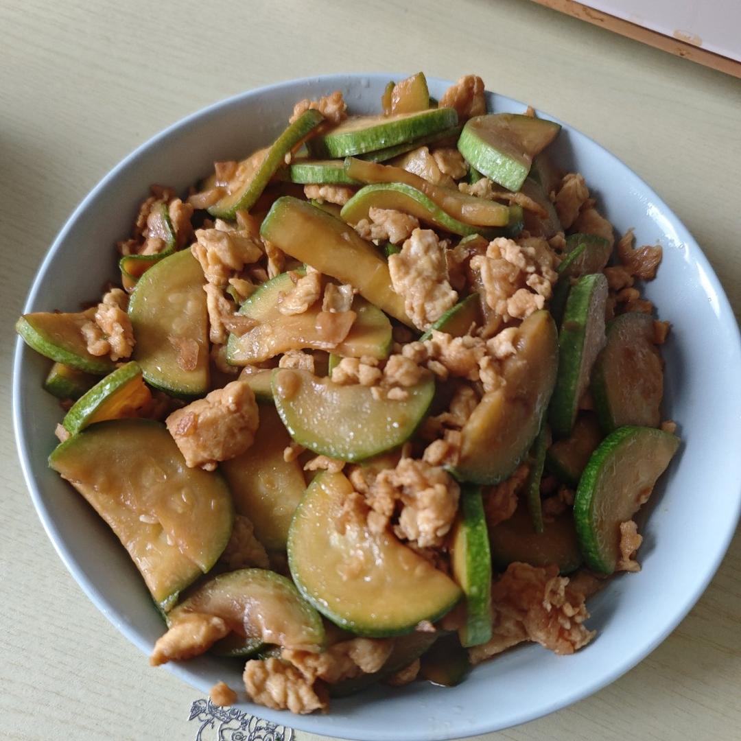 清香的西葫芦炒鸡蛋