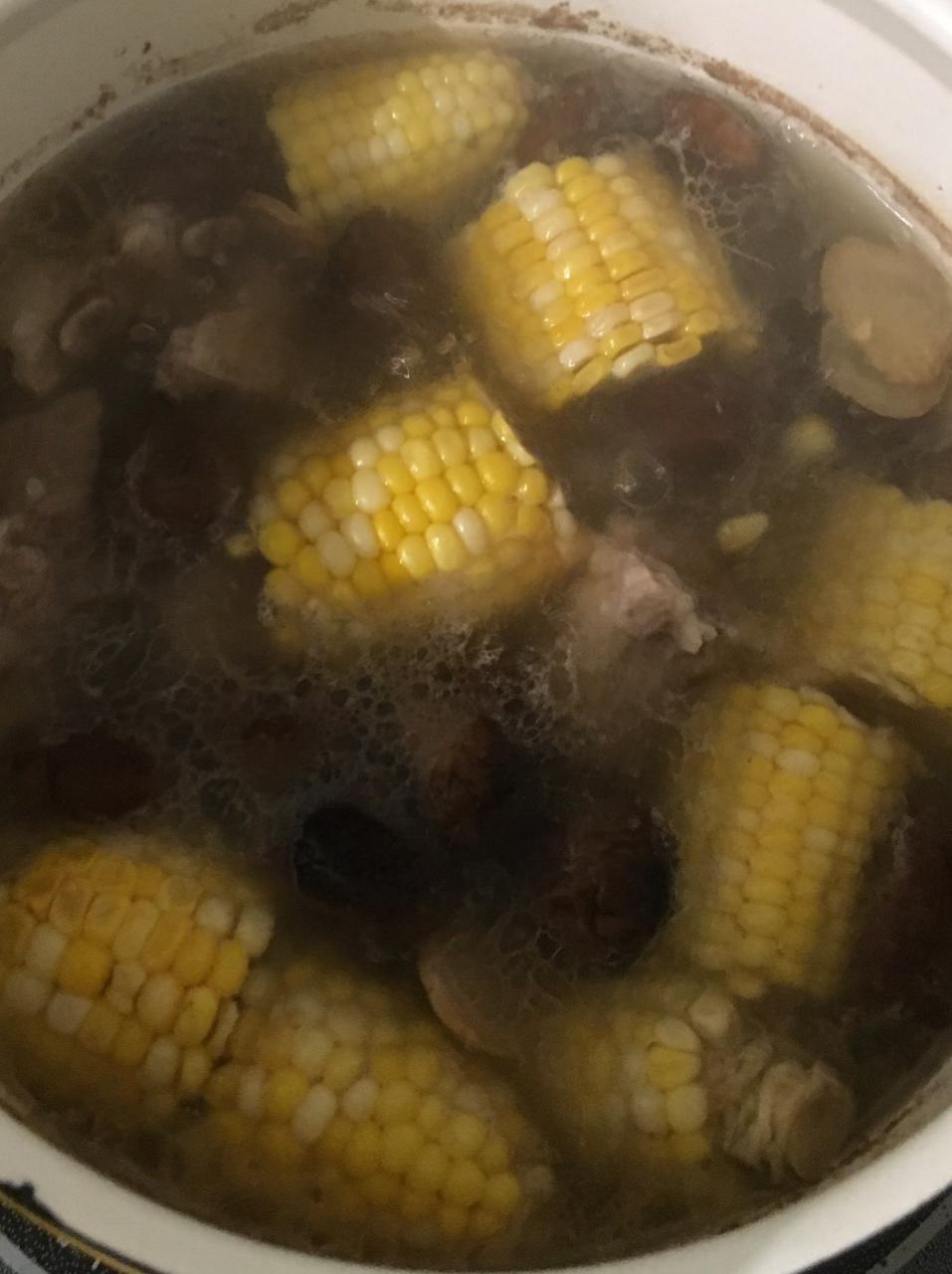 玉米排骨汤