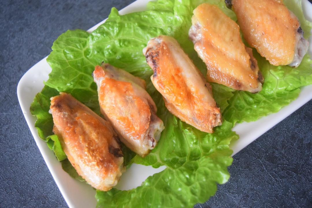 只要一勺盐就能搞定的【盐煎鸡翅】