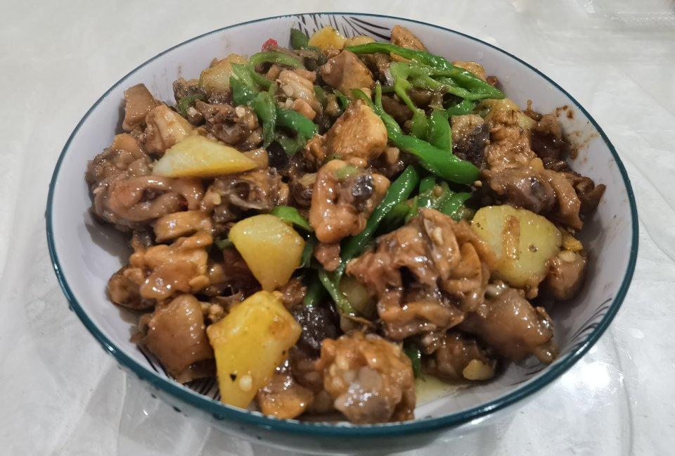 红烧鸡块 大盘鸡 青椒炒鸡做法
