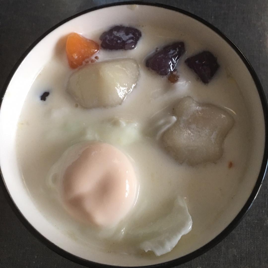 芋圆小汤圆葡萄干红豆沙汤