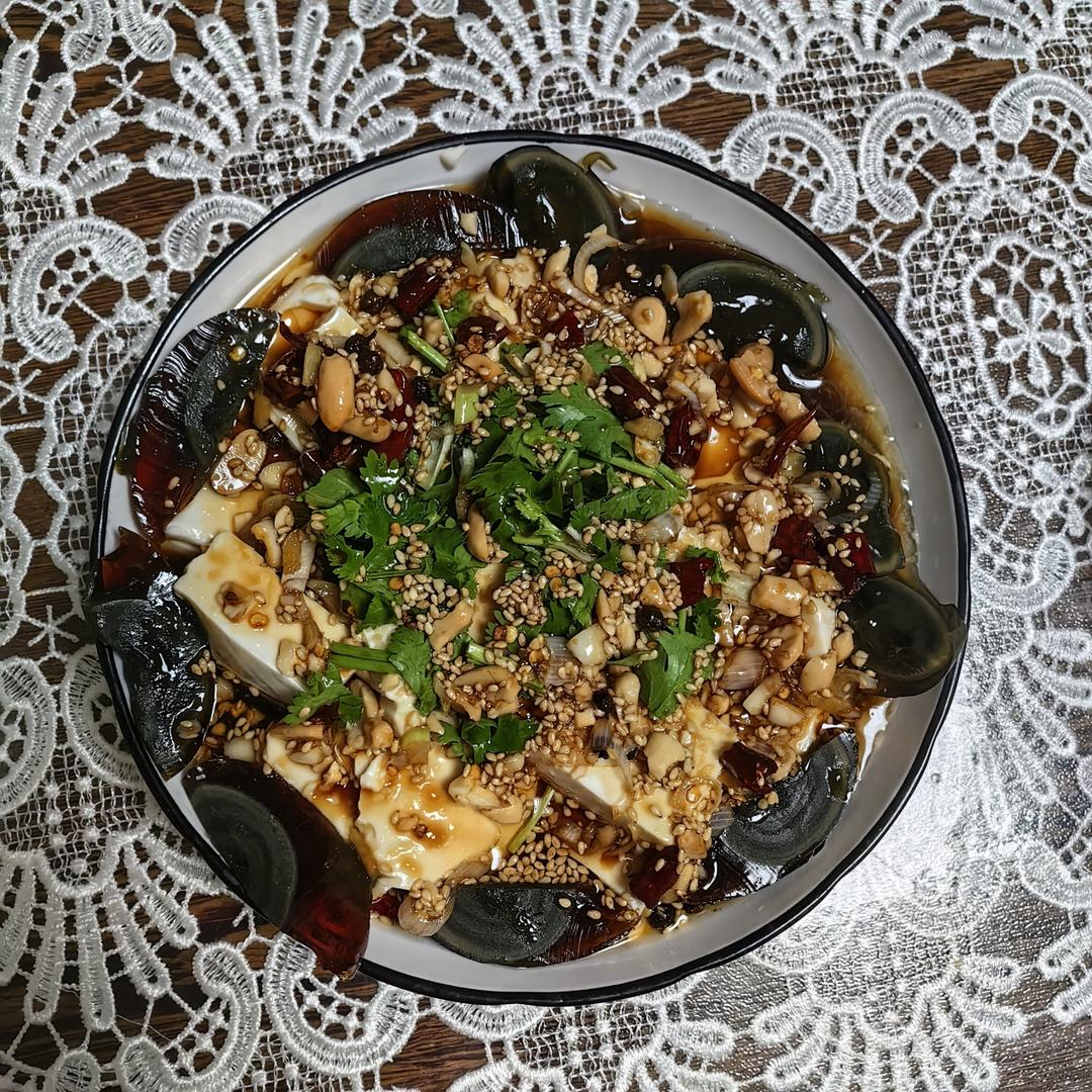 皮蛋拌豆腐