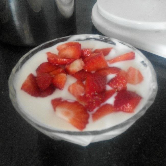 草莓大果粒酸奶的做法