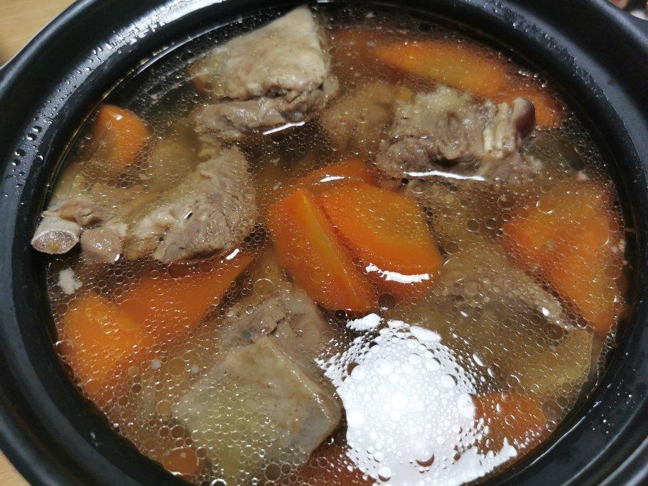 冬日暖锅胡萝卜炖羊排