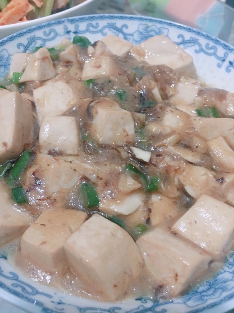 不放肉也超下饭的葱焖豆腐